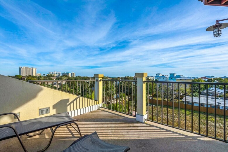6 Bd Tropical Getaway With Pool & Beach Access!