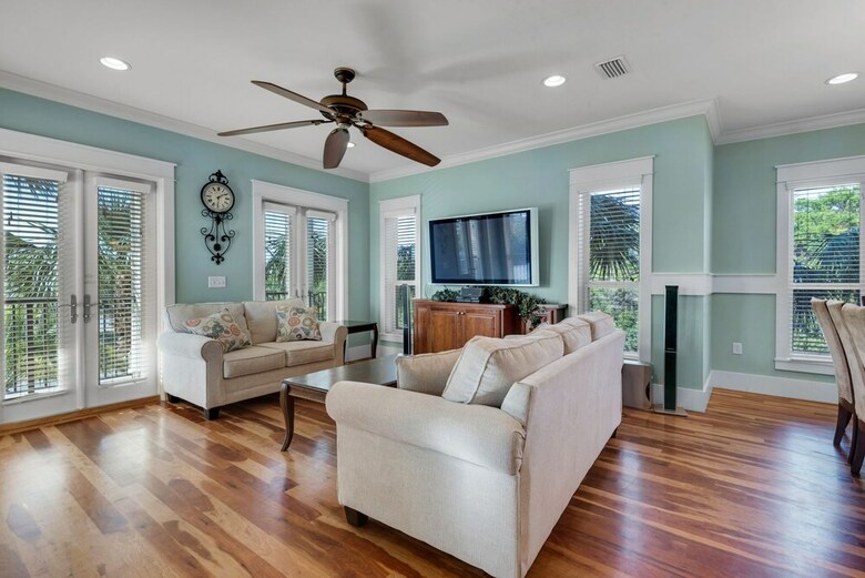 6 Bd Tropical Getaway With Pool & Beach Access!