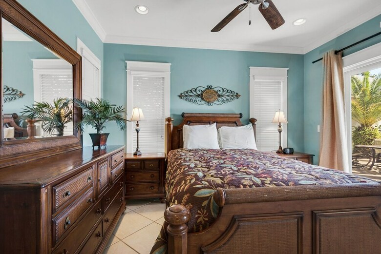 6 Bd Tropical Getaway With Pool & Beach Access!