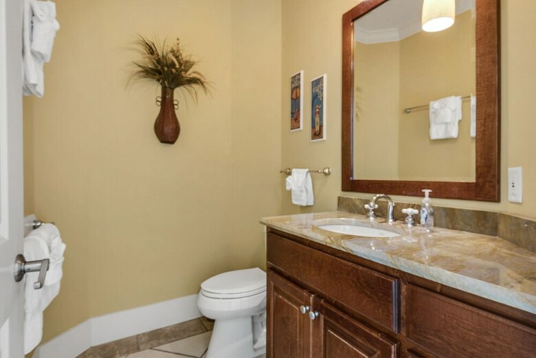 6 Bd Tropical Getaway With Pool & Beach Access!