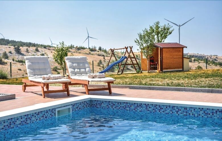 Villa Holiday Home Svilaja