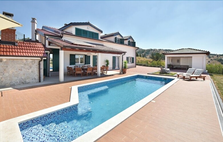 Villa Holiday Home Svilaja