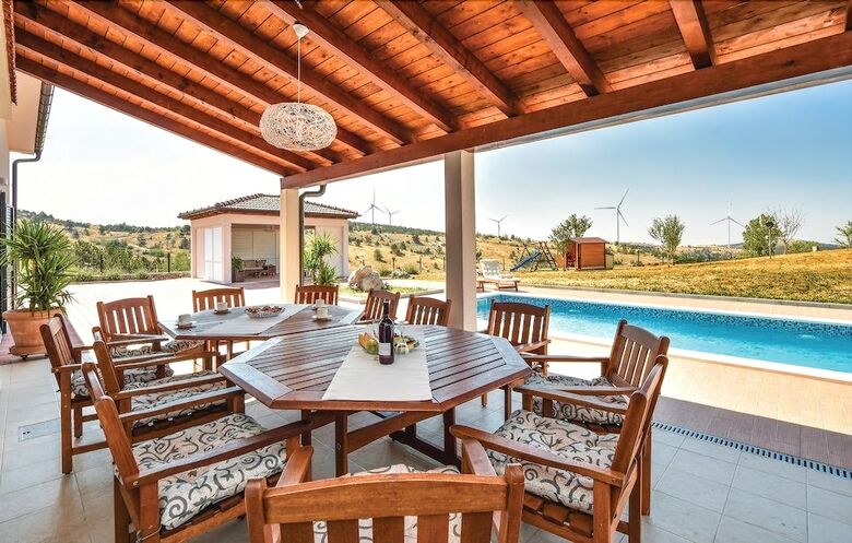Villa Holiday Home Svilaja