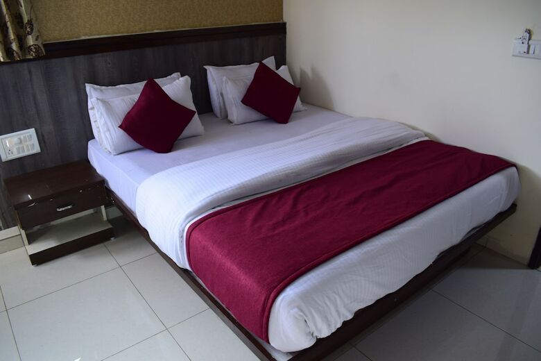 Hotel Shubham Palace By Sky Stays