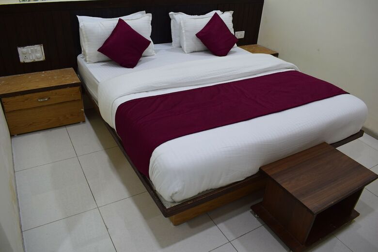 Hotel Shubham Palace By Sky Stays