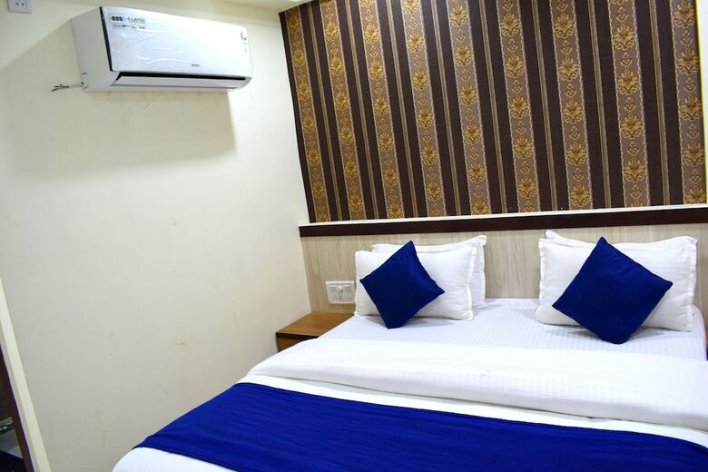 Hotel Shubham Palace By Sky Stays