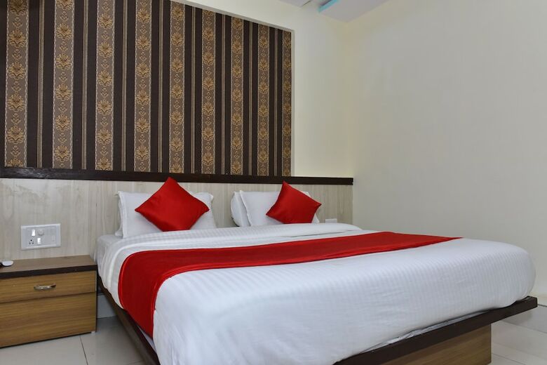 Hotel Shubham Palace By Sky Stays