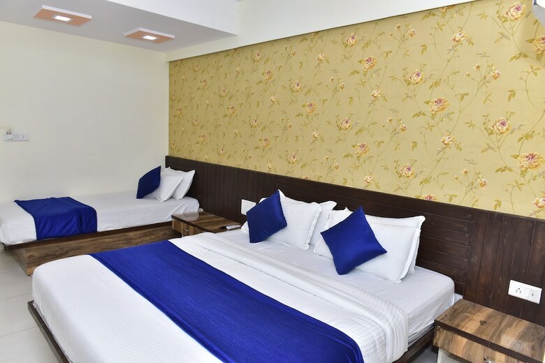 Hotel Shubham Palace By Sky Stays