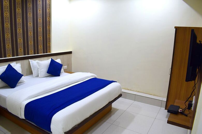 Hotel Shubham Palace By Sky Stays