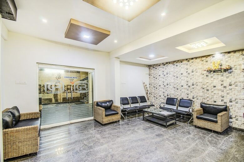 Hotel Fabexpress Goyal Residency