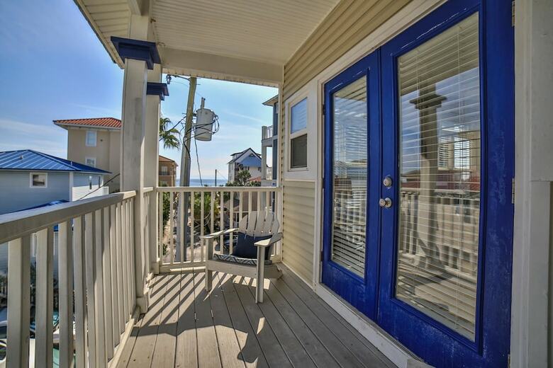 Ocean View Abode Luxurious 4bd, Walk To Beach!