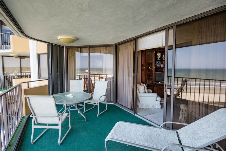 Maisons-sur-mer #608 Ocean Front