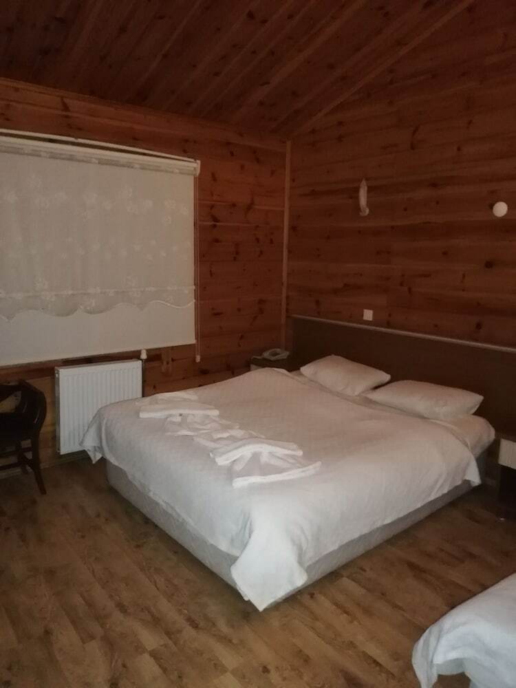 Hotel Lal Otel Restaurant