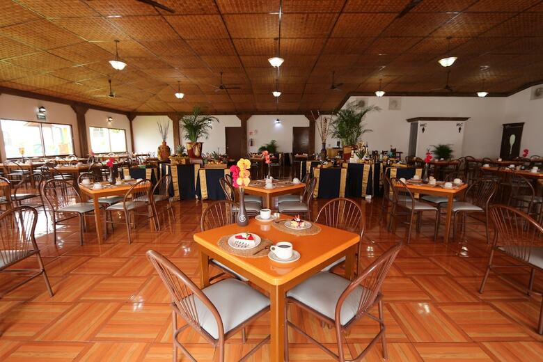 Hotel Dorados Conventions & Resort