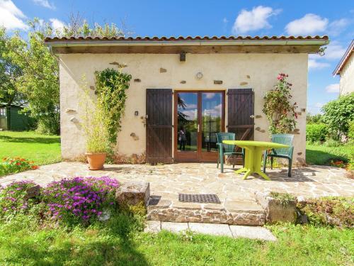 Holiday Home The Piggery St Mesmin (near Savignacledrier)