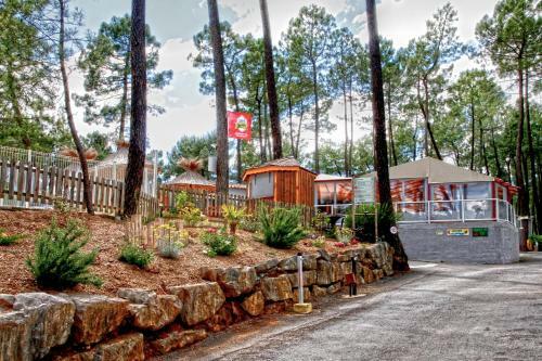 Village De Chalets Camping Bois Simonet