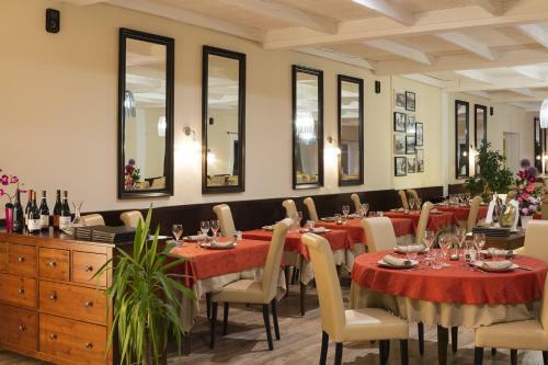 Logis Hotel Les Cedres