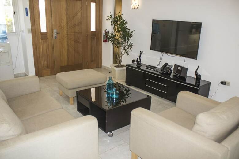 2 Bedroom Well Equipped Suitable Small Family