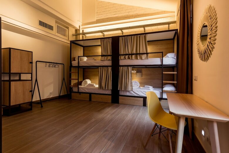 Hostal Hostel Nut