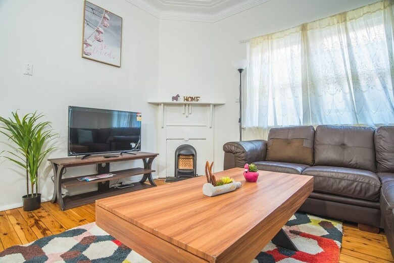 Belmore House