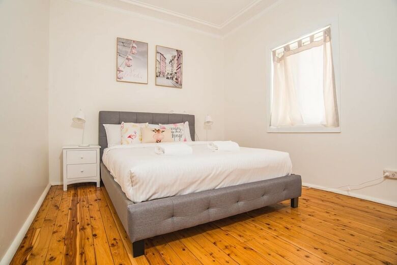 Belmore House