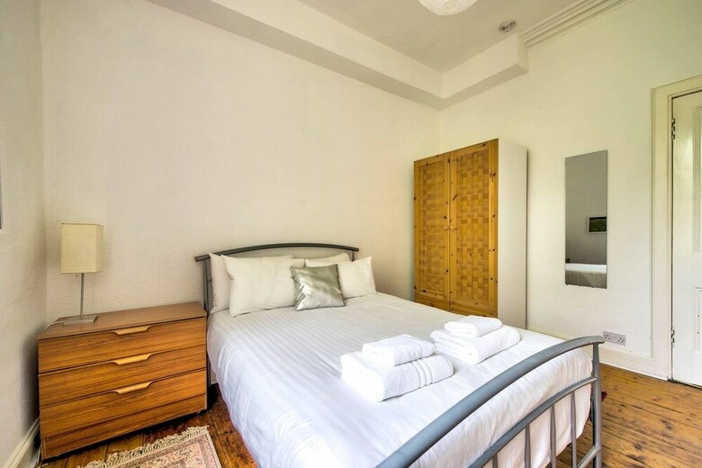 Apartamentos Bright Flat In City Centre For Up To 6 Guests!