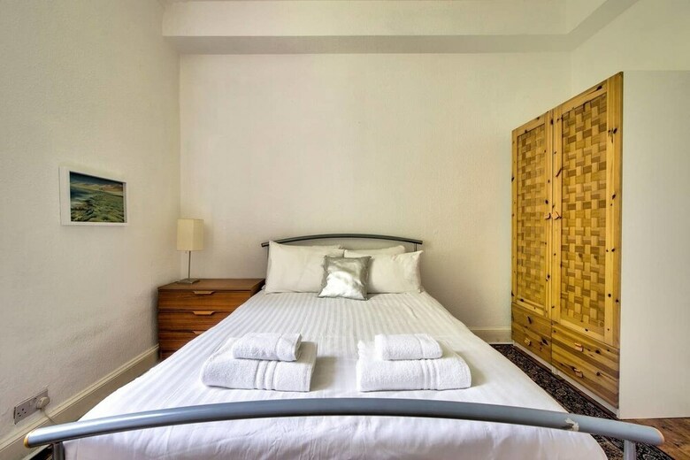 Apartamentos Bright Flat In City Centre For Up To 6 Guests!