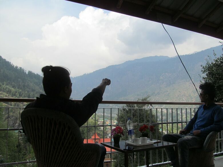 Hotel Manali Top Inn And Cafe