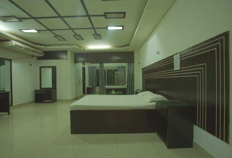 Rax Hotel And Restaurant