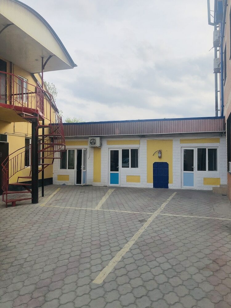 Hotel U Iliyasa Inn