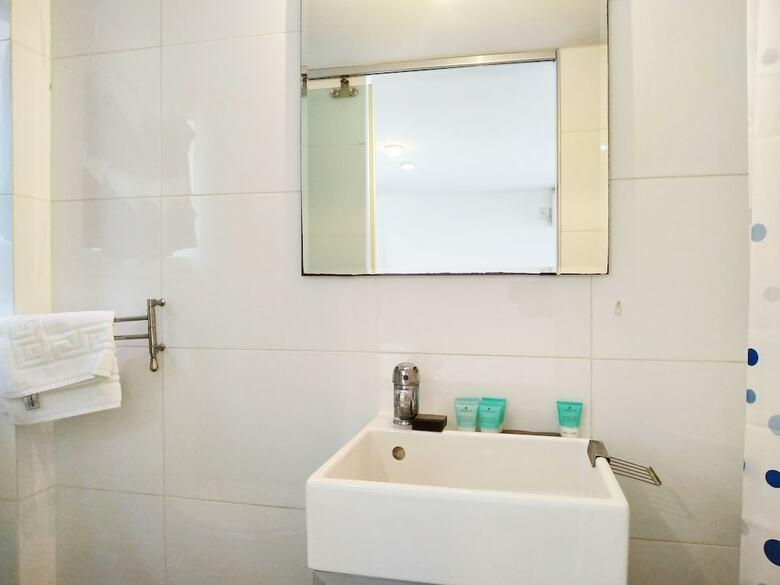 Apartamento Airtlv Centrally Located Studio With Gallery