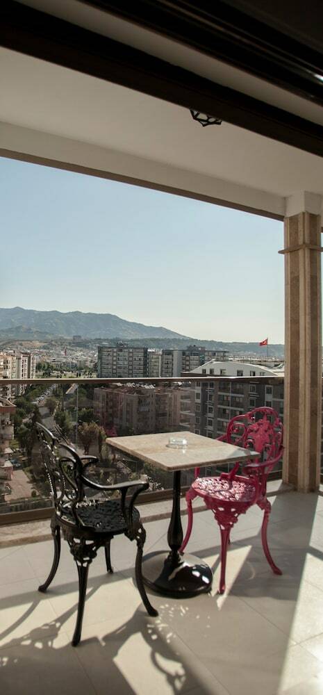 Lion Park Suites & Residence Hotel