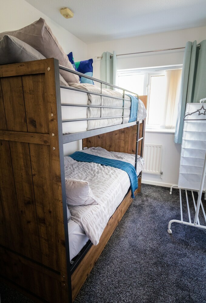 Ideal Home Next To Queens Park - Manchester