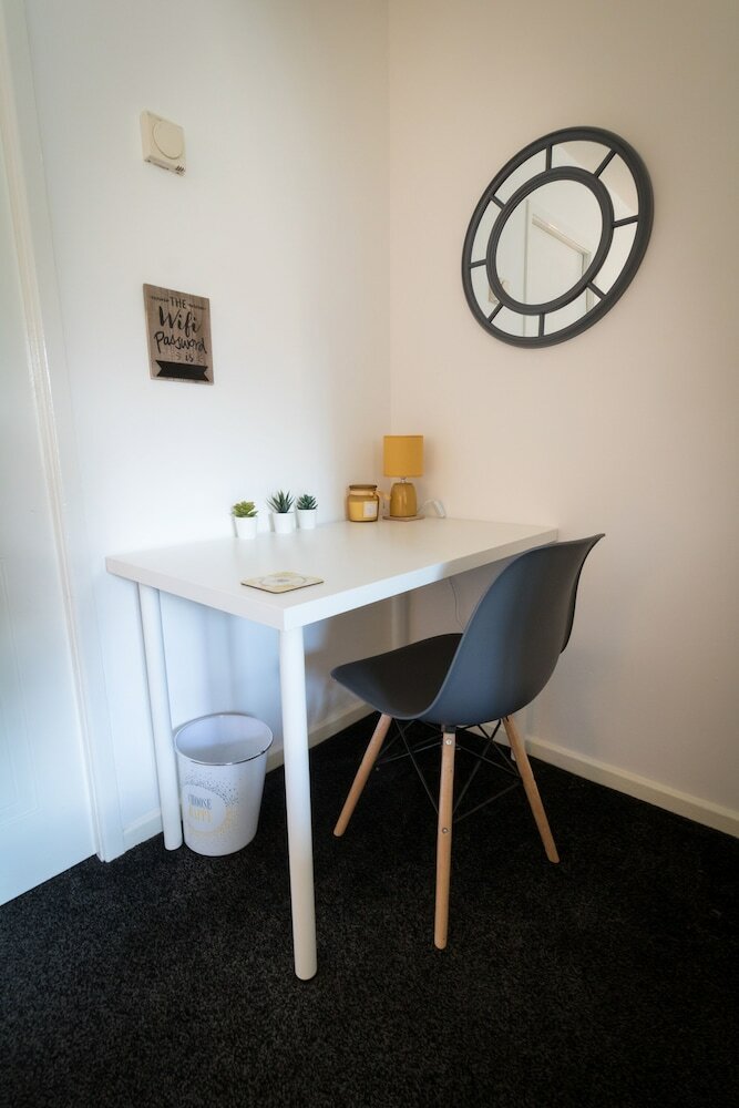 Ideal Home Next To Queens Park - Manchester