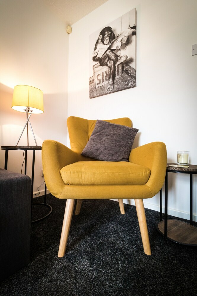 Ideal Home Next To Queens Park - Manchester