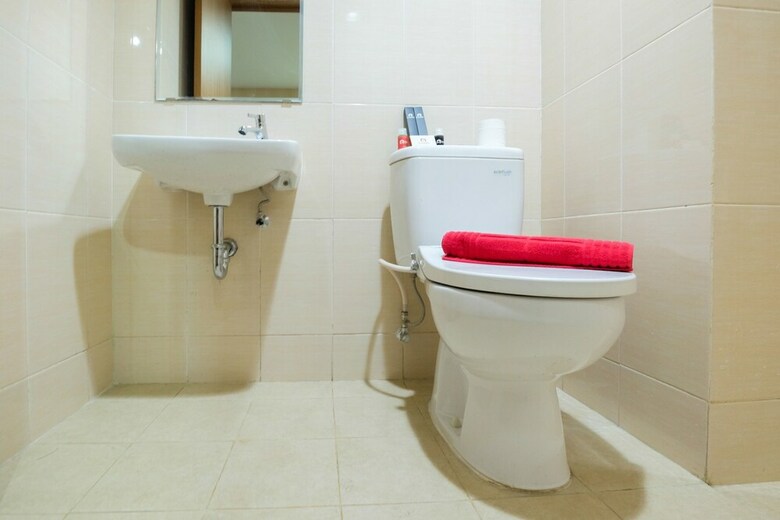 Clean 1br The Oasis Cikarang Apartment