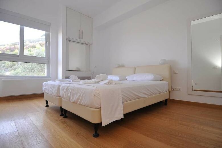 Theseus Beach Apartment