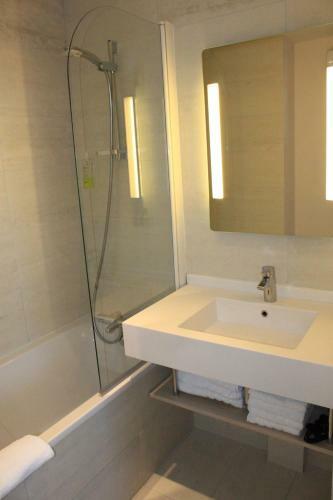 Brit Hotel Vend�e Mer