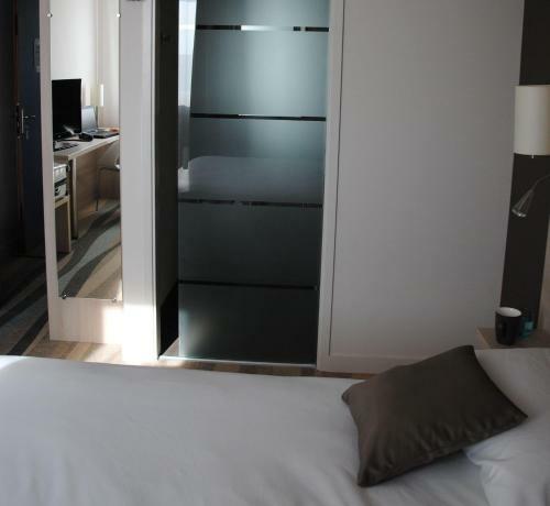 Brit Hotel Vend�e Mer