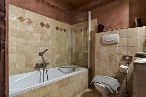 Hotel Le Mas Du Pont Roman