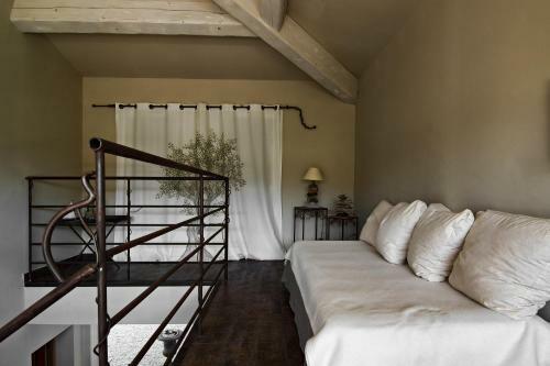 Hotel Le Mas Du Pont Roman