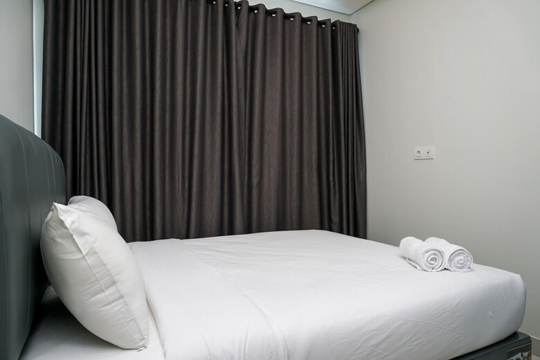 Best Location 1br Puri Mansion Apartment