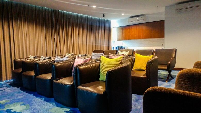 Spacious Elegant 2br Veranda Residence @ Puri Apartment