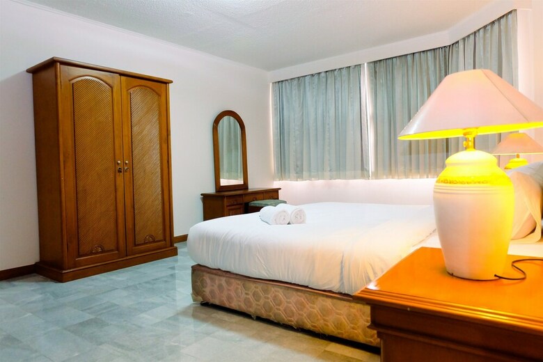 Spacious 3br Senopati Apartment Near Scbd