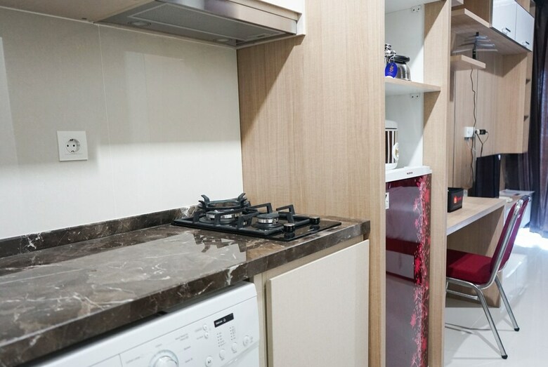 Peaceful Studio Apartment At Puri Mansion