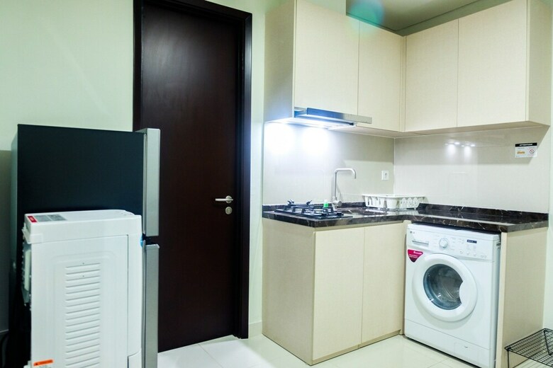 Comfortable 1br Puri Mansion Apartment
