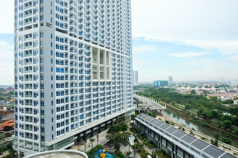 Comfortable 1br Puri Mansion Apartment