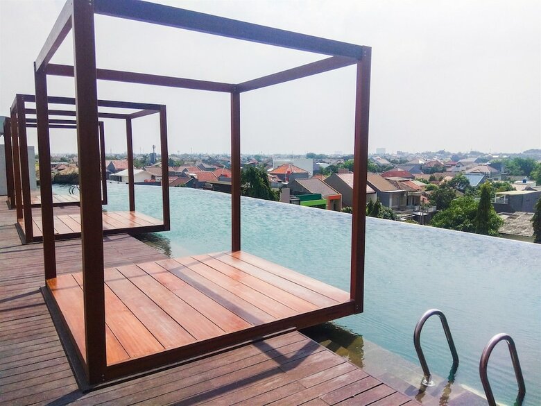 Elegant Studio Grand Kamala Lagoon Apartment