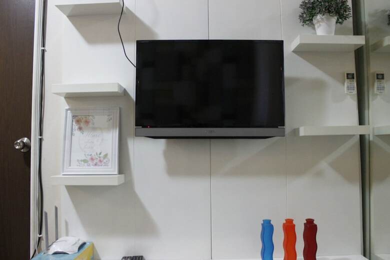 Minimalist 2br The Suites Metro Apartment