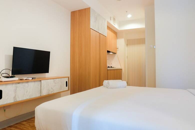 Simply Modern Studio Grand Kamala Lagoon Apartment